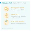 Protetor Solar Facial Bioderma Photoderm Max Aquafluide Tom Dourado FPS50+ com 40ml