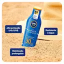 Kit Protetor Solar Corporal Nivea Sun Protect & Hidrata FPS 30 com 200ml + 100ml