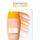 Protetor Solar Facial Bioderma Photoderm Nude Touch Dourado FPS50+ com 40ml