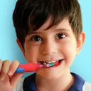 Escova de Dente Elétrica Oral-B Infantil Macia 3+ Anos Disney Pixar Carros com 1 unidade + 2 pilhas AA
