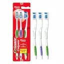 Escova de Dente Colgate Classic Clean com 3 unidades