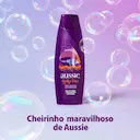 Shampoo Aussie Bye Bye Frizz Maciez e Brilho com 180ml