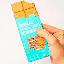 Chocolate Branco com Canela Choconutz Caramelo Salgado de Tâmara e Amendoim com 100g